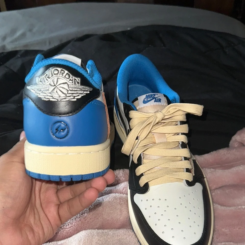 Nike Low Top Sneakers - White, Black & Blue